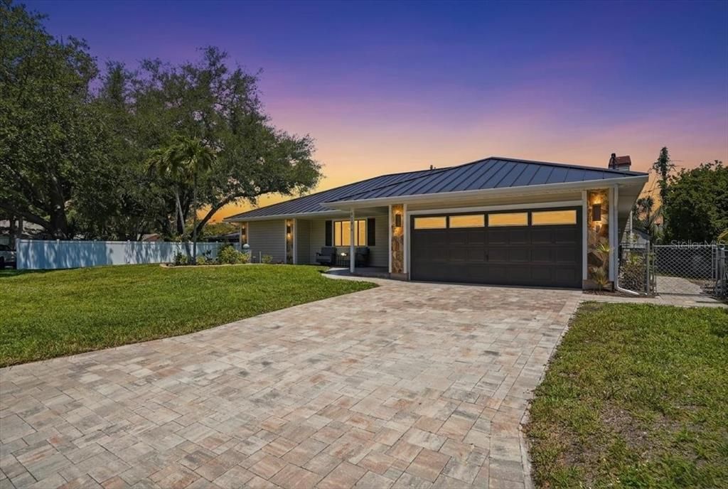 Activo con contrato: $415,000 (3 camas, 2 baños, 1786 Pies cuadrados)
