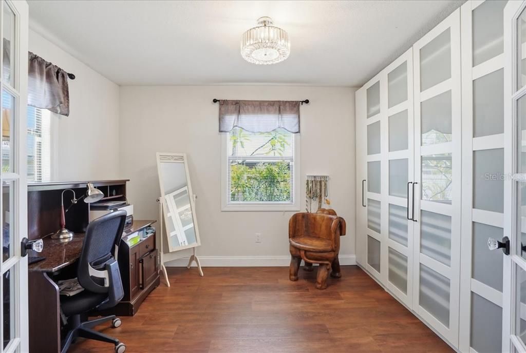 Activo con contrato: $415,000 (3 camas, 2 baños, 1786 Pies cuadrados)