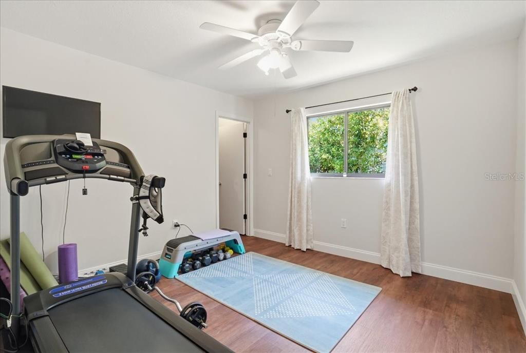 Activo con contrato: $415,000 (3 camas, 2 baños, 1786 Pies cuadrados)