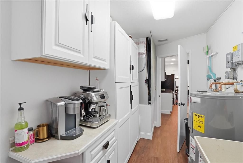 Activo con contrato: $415,000 (3 camas, 2 baños, 1786 Pies cuadrados)