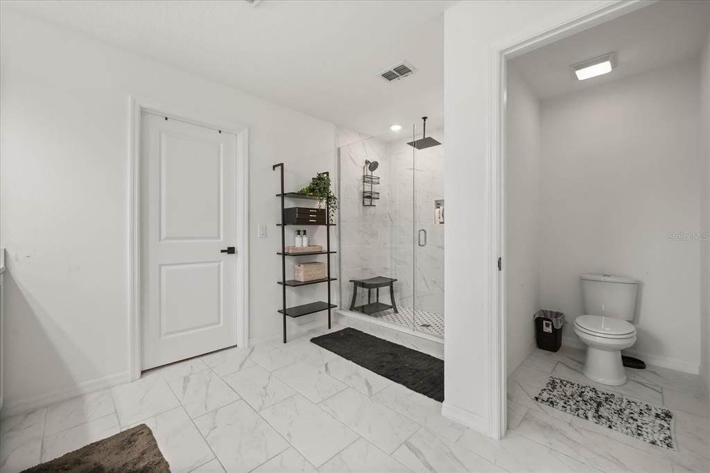 En Venta: $665,000 (5 camas, 4 baños, 3542 Pies cuadrados)