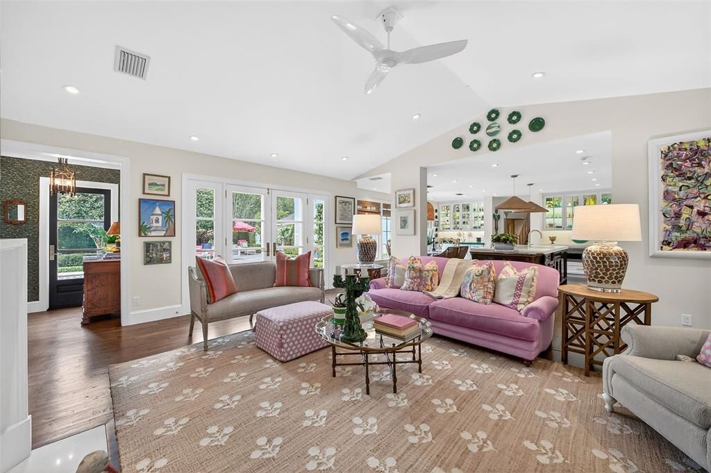 For Sale: $2,350,000 (3 beds, 3 baths, 3750 Square Feet)