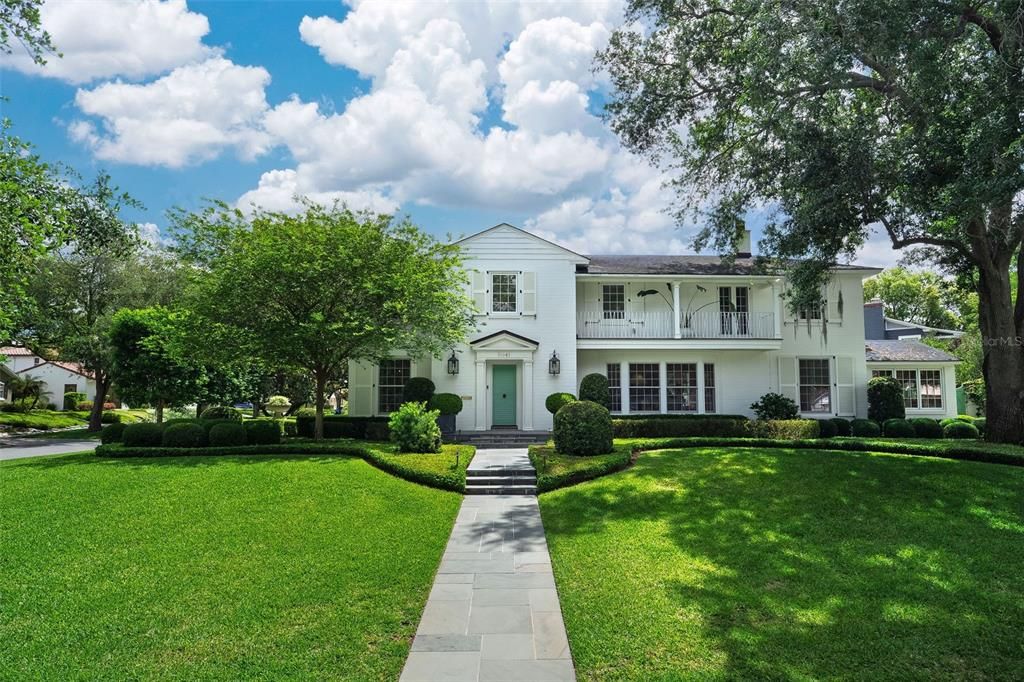 For Sale: $2,350,000 (3 beds, 3 baths, 3750 Square Feet)