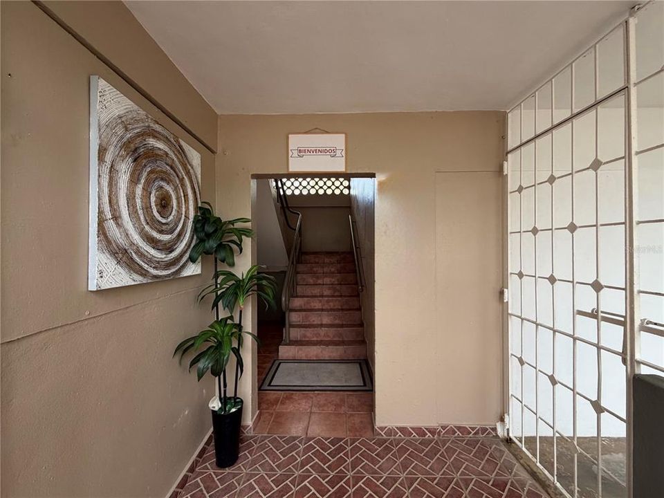 Active With Contract: $86,000 (1 beds, 1 baths, 730 Square Feet)