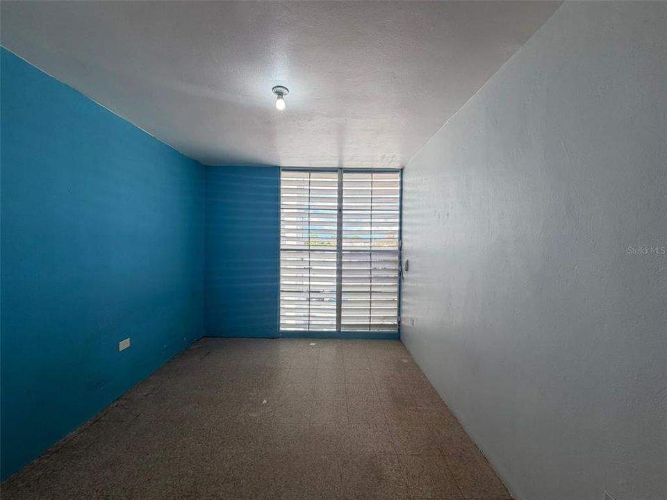 Active With Contract: $86,000 (1 beds, 1 baths, 730 Square Feet)
