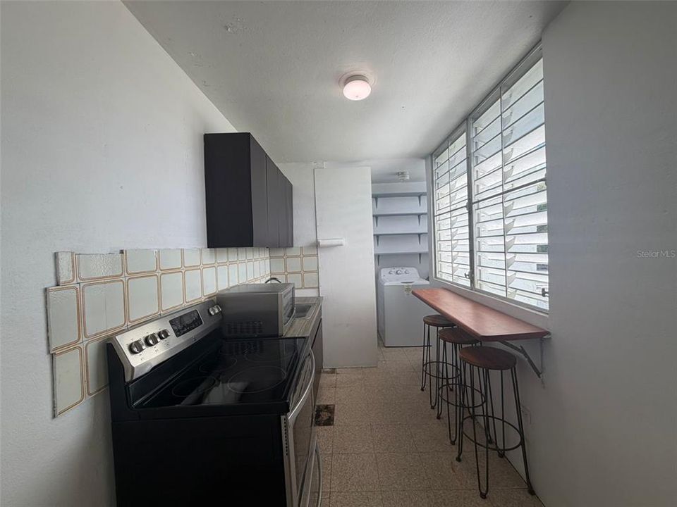 Active With Contract: $86,000 (1 beds, 1 baths, 730 Square Feet)