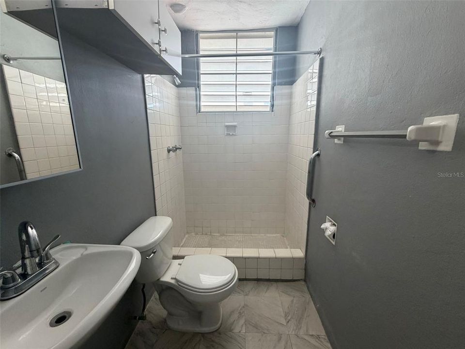 Active With Contract: $86,000 (1 beds, 1 baths, 730 Square Feet)