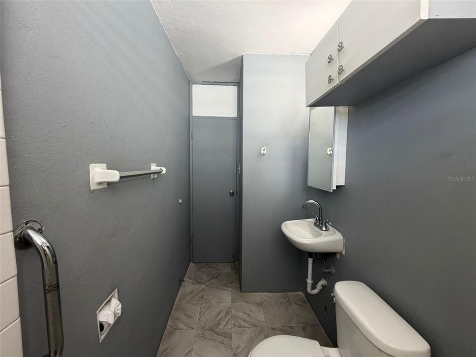 Active With Contract: $86,000 (1 beds, 1 baths, 730 Square Feet)