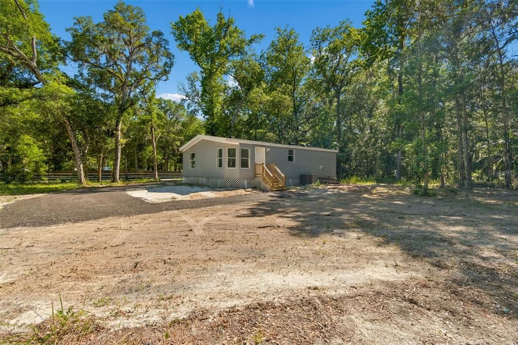 For Sale: $239,900 (3 beds, 2 baths, 1277 Square Feet)
