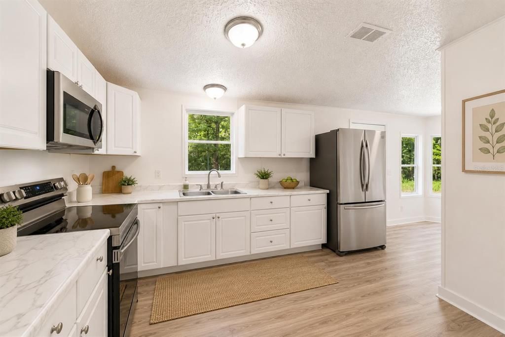 For Sale: $239,900 (3 beds, 2 baths, 1277 Square Feet)