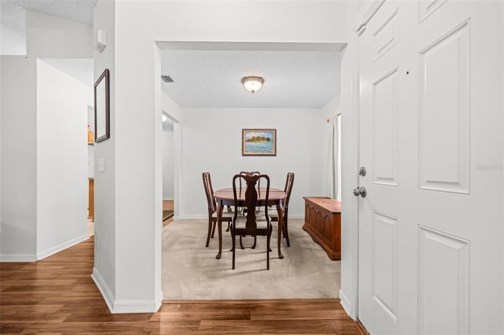 На продажу: $319,900 (3 спален, 2 ванн, 1858 Квадратных фут)