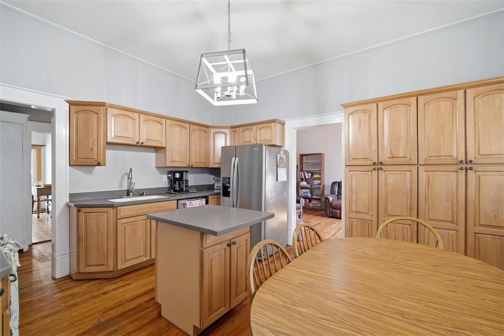 For Sale: $385,000 (3 beds, 2 baths, 2625 Square Feet)