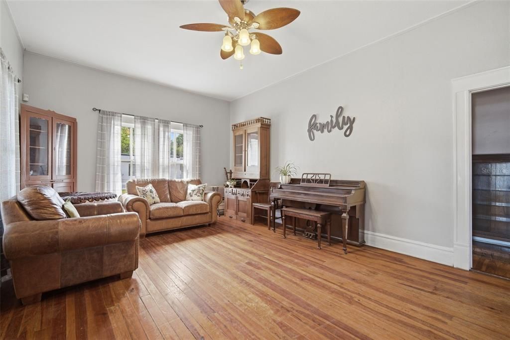 For Sale: $385,000 (3 beds, 2 baths, 2625 Square Feet)