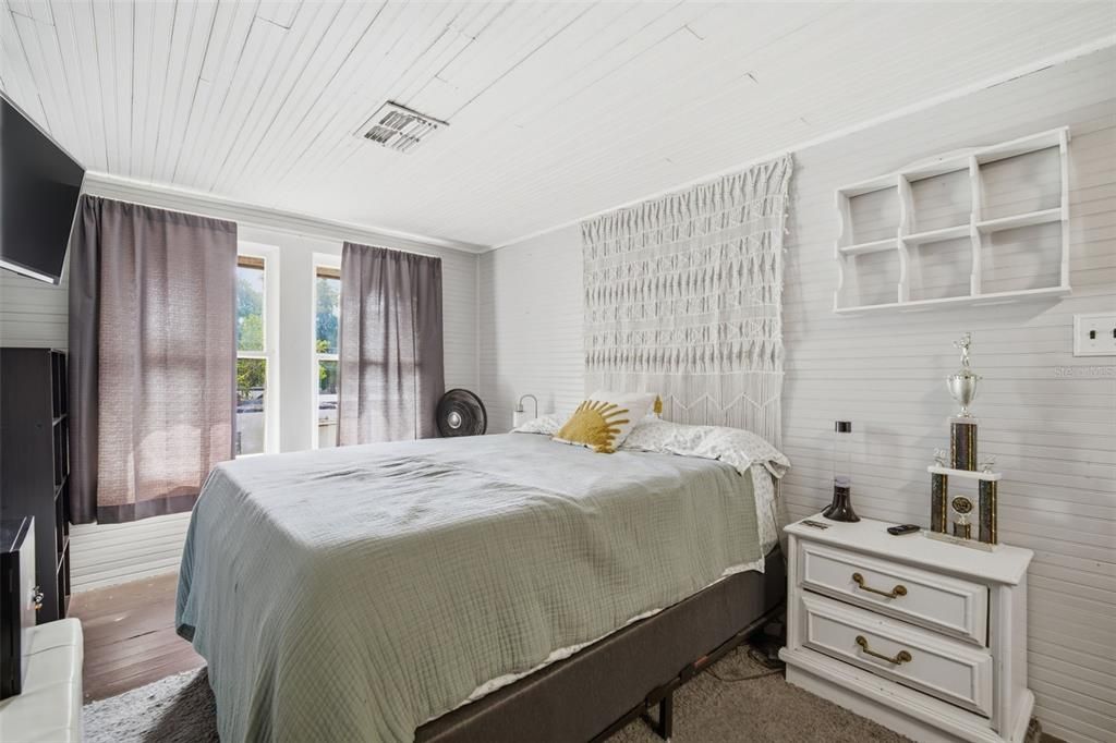 For Sale: $385,000 (3 beds, 2 baths, 2625 Square Feet)