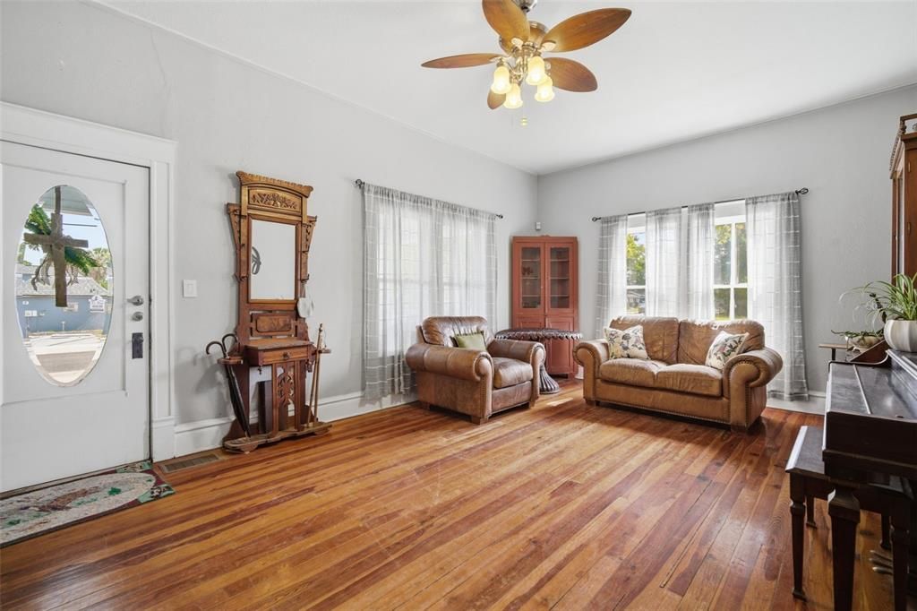 For Sale: $385,000 (3 beds, 2 baths, 2625 Square Feet)