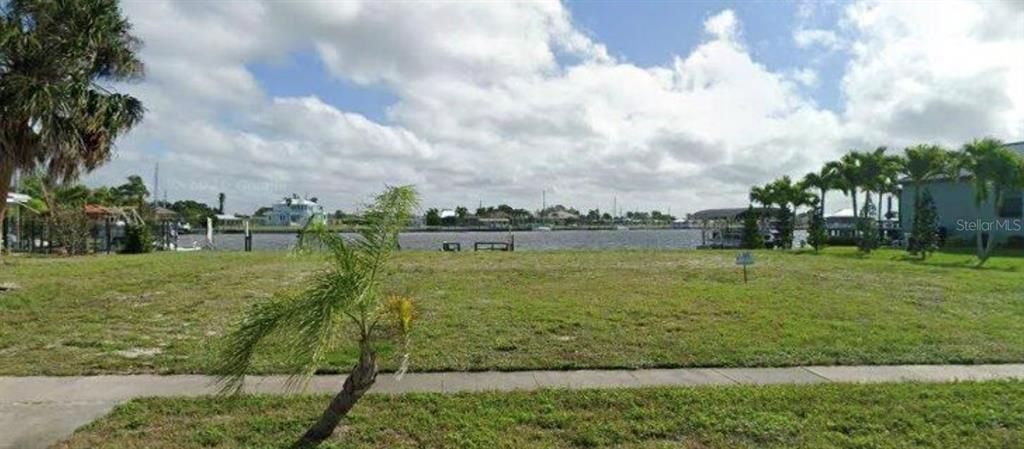 For Sale: $590,000 (0.29 acres)