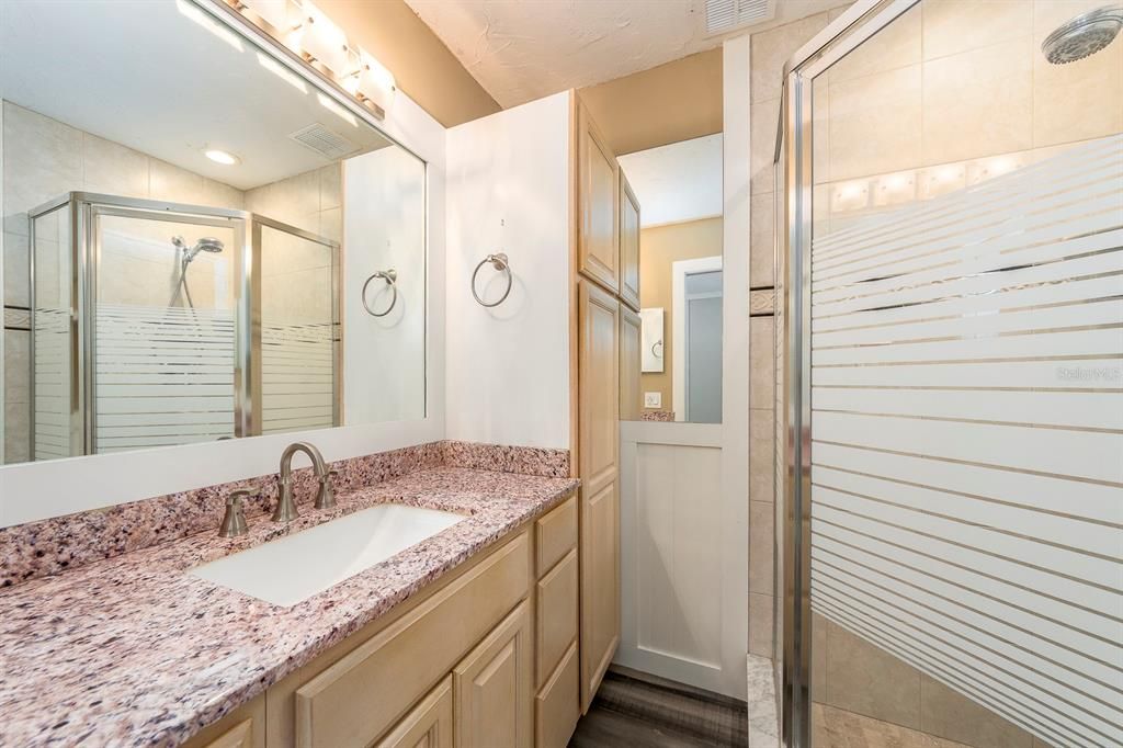 En Venta: $500,000 (2 camas, 2 baños, 905 Pies cuadrados)