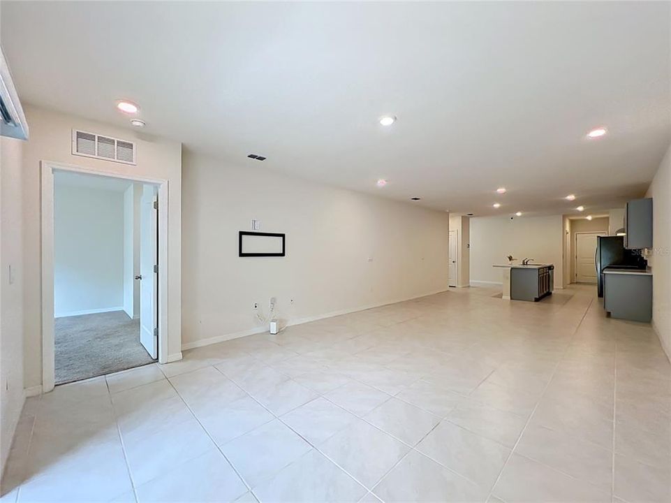 На продажу: $274,999 (2 спален, 2 ванн, 1603 Квадратных фут)