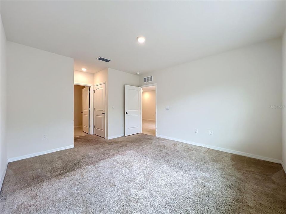 На продажу: $274,999 (2 спален, 2 ванн, 1603 Квадратных фут)