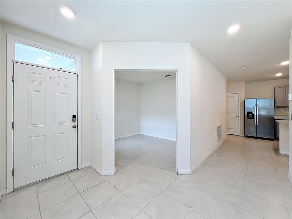 На продажу: $274,999 (2 спален, 2 ванн, 1603 Квадратных фут)