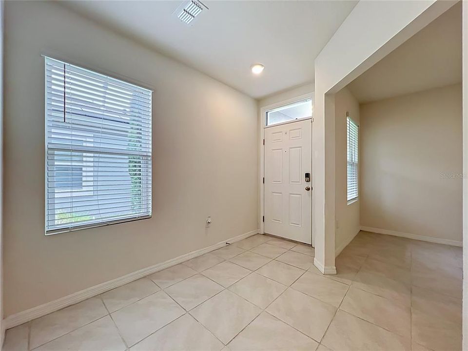 На продажу: $274,999 (2 спален, 2 ванн, 1603 Квадратных фут)