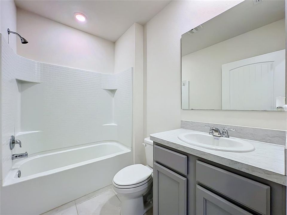 На продажу: $274,999 (2 спален, 2 ванн, 1603 Квадратных фут)