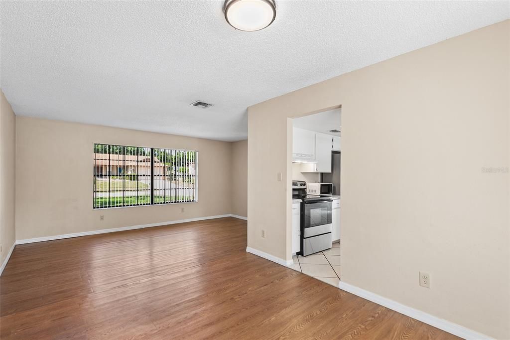 En Venta: $498,000 (3 camas, 2 baños, 1684 Pies cuadrados)