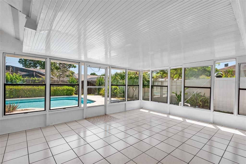 En Venta: $498,000 (3 camas, 2 baños, 1684 Pies cuadrados)