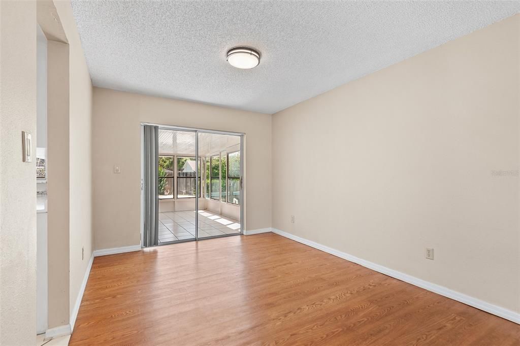 En Venta: $498,000 (3 camas, 2 baños, 1684 Pies cuadrados)