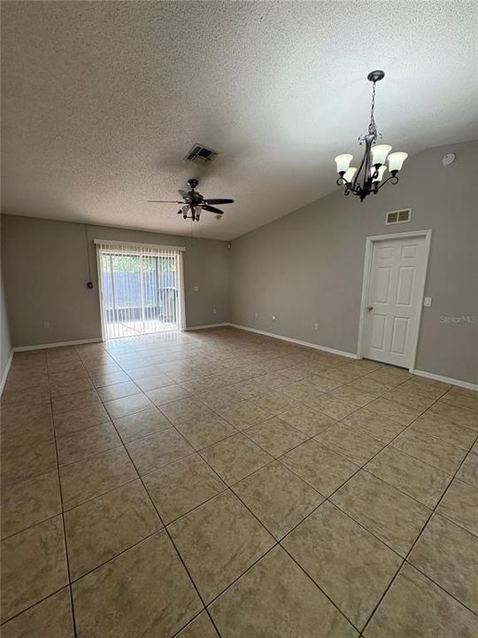 For Rent: $2,150 (3 beds, 2 baths, 1264 Square Feet)