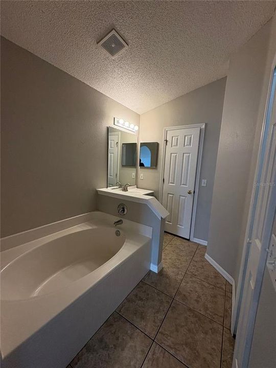 For Rent: $2,150 (3 beds, 2 baths, 1264 Square Feet)