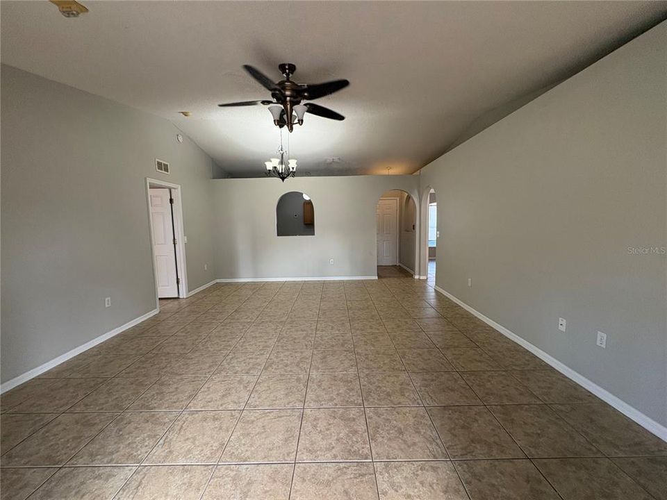 For Rent: $2,150 (3 beds, 2 baths, 1264 Square Feet)