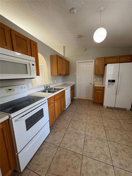 For Rent: $2,150 (3 beds, 2 baths, 1264 Square Feet)