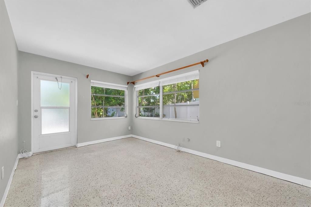 For Rent: $1,500 (1 beds, 1 baths, 600 Square Feet)