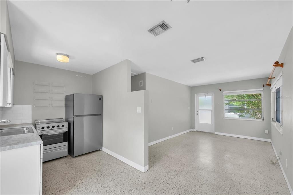 For Rent: $1,500 (1 beds, 1 baths, 600 Square Feet)