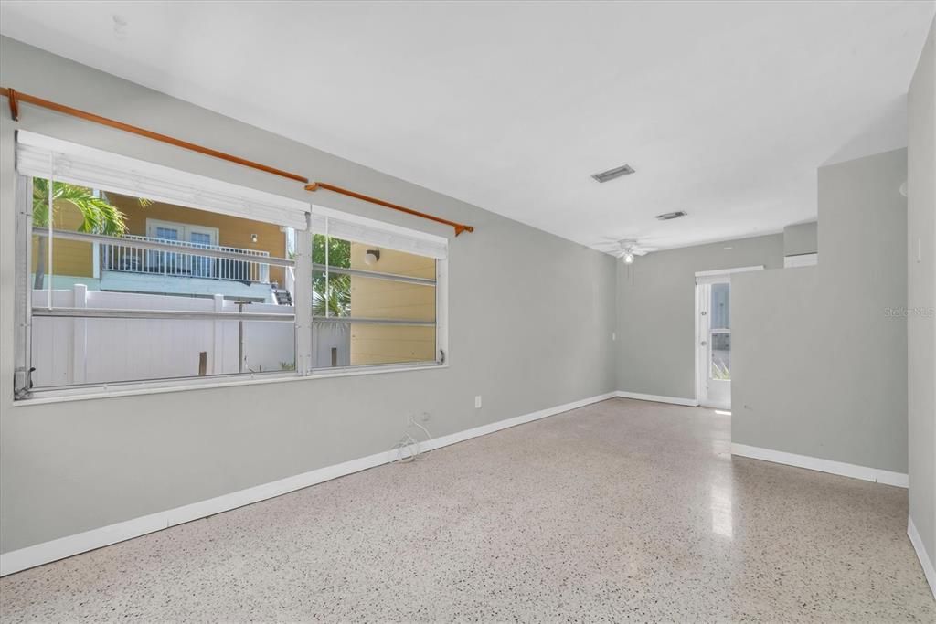 For Rent: $1,500 (1 beds, 1 baths, 600 Square Feet)