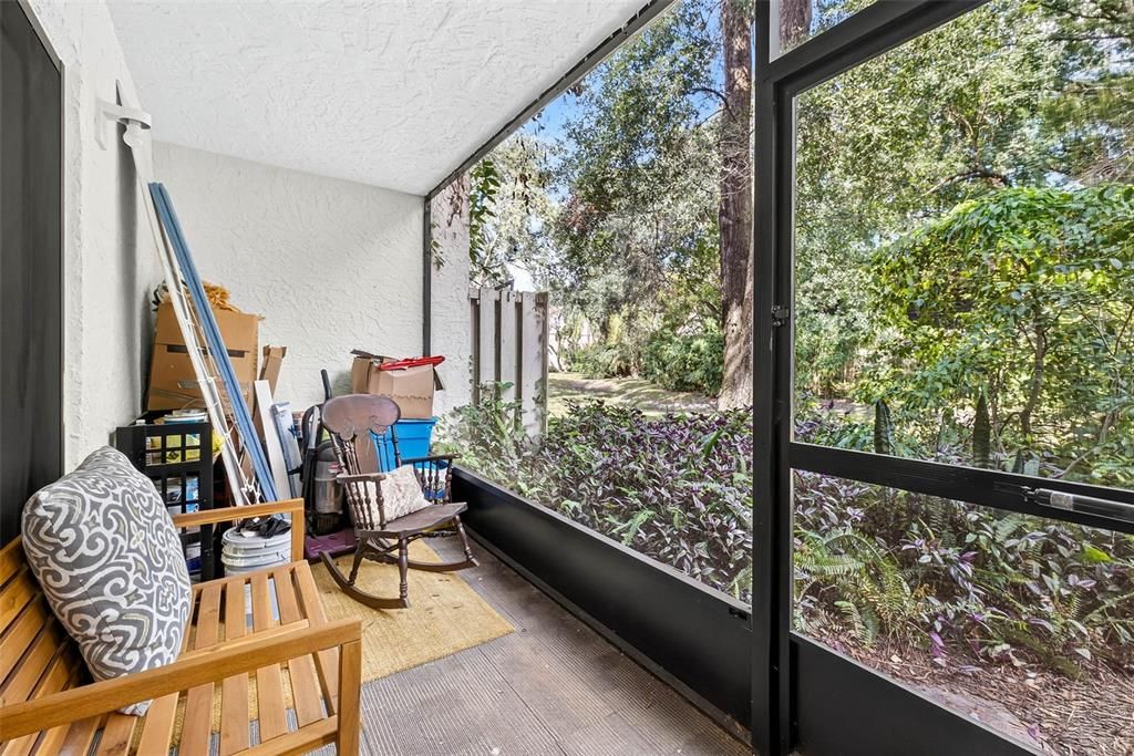 For Rent: $1,500 (1 beds, 1 baths, 817 Square Feet)