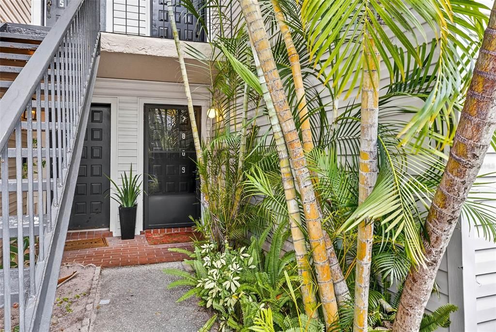 For Rent: $1,500 (1 beds, 1 baths, 817 Square Feet)