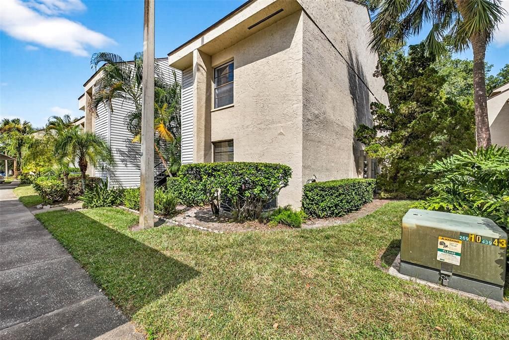 For Rent: $1,500 (1 beds, 1 baths, 817 Square Feet)