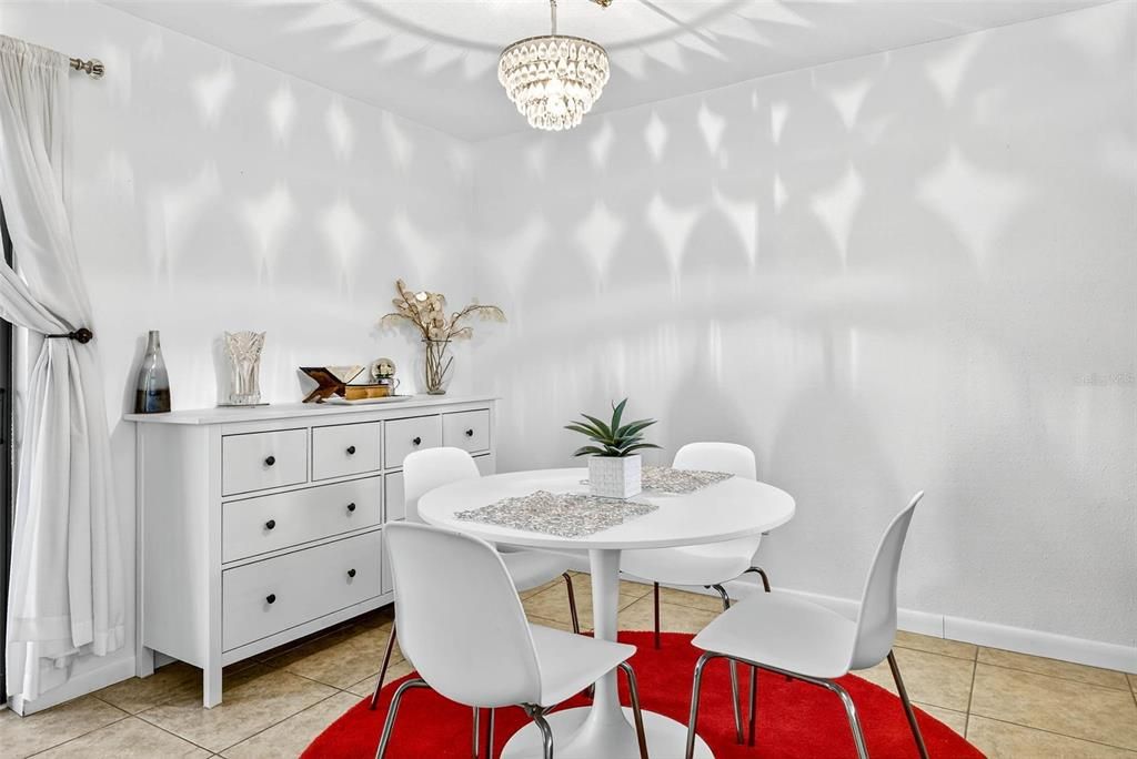 For Rent: $1,500 (1 beds, 1 baths, 817 Square Feet)