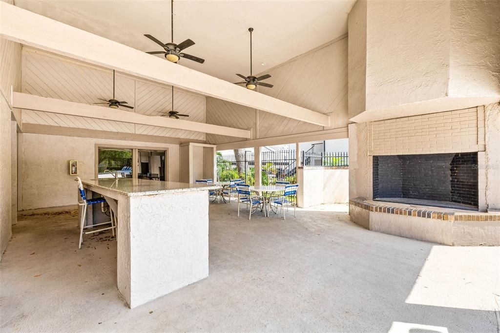 For Rent: $1,500 (1 beds, 1 baths, 817 Square Feet)