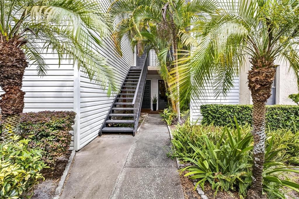 For Rent: $1,500 (1 beds, 1 baths, 817 Square Feet)