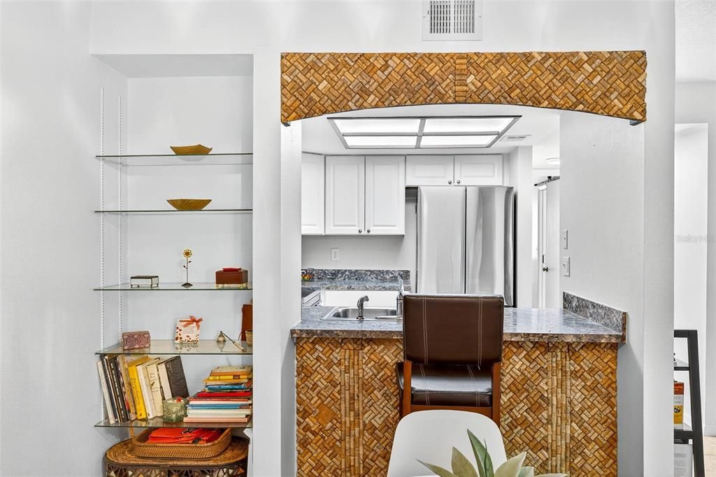 For Rent: $1,500 (1 beds, 1 baths, 817 Square Feet)