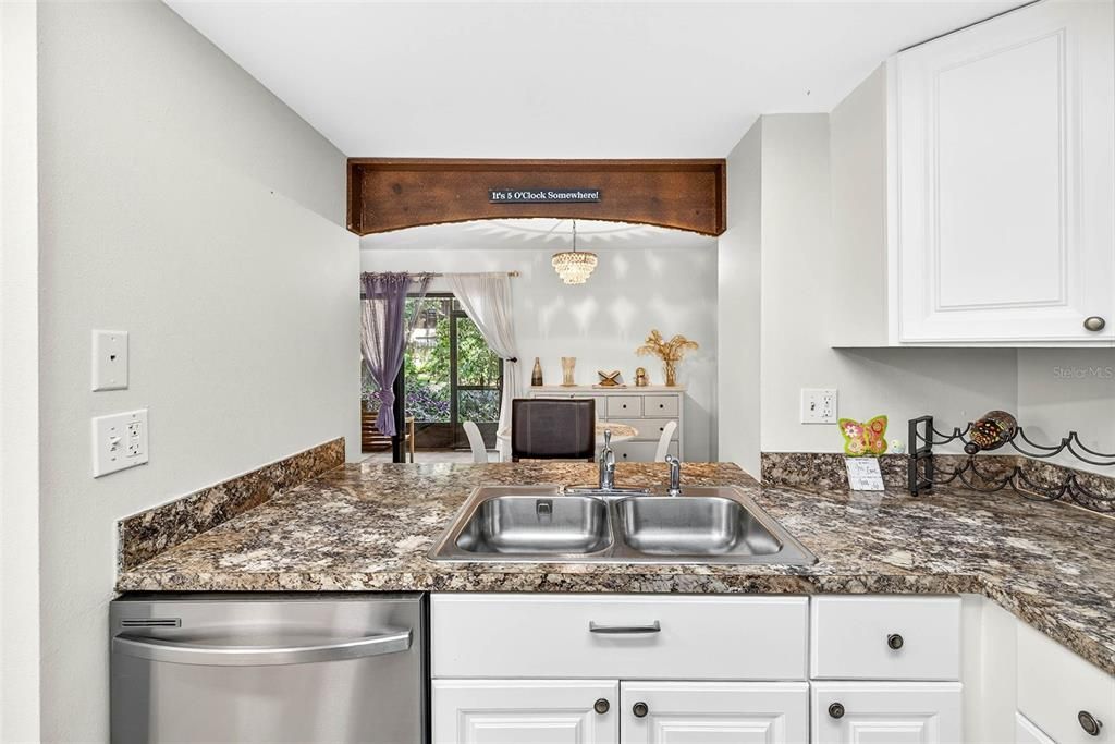 For Rent: $1,500 (1 beds, 1 baths, 817 Square Feet)