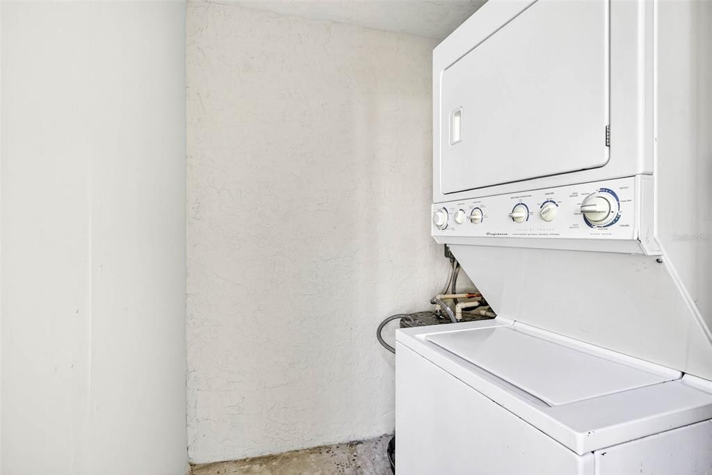 For Rent: $1,500 (1 beds, 1 baths, 817 Square Feet)