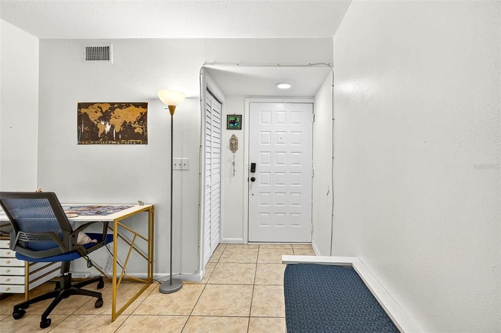 For Rent: $1,500 (1 beds, 1 baths, 817 Square Feet)