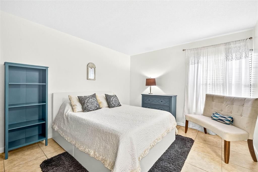 For Rent: $1,500 (1 beds, 1 baths, 817 Square Feet)
