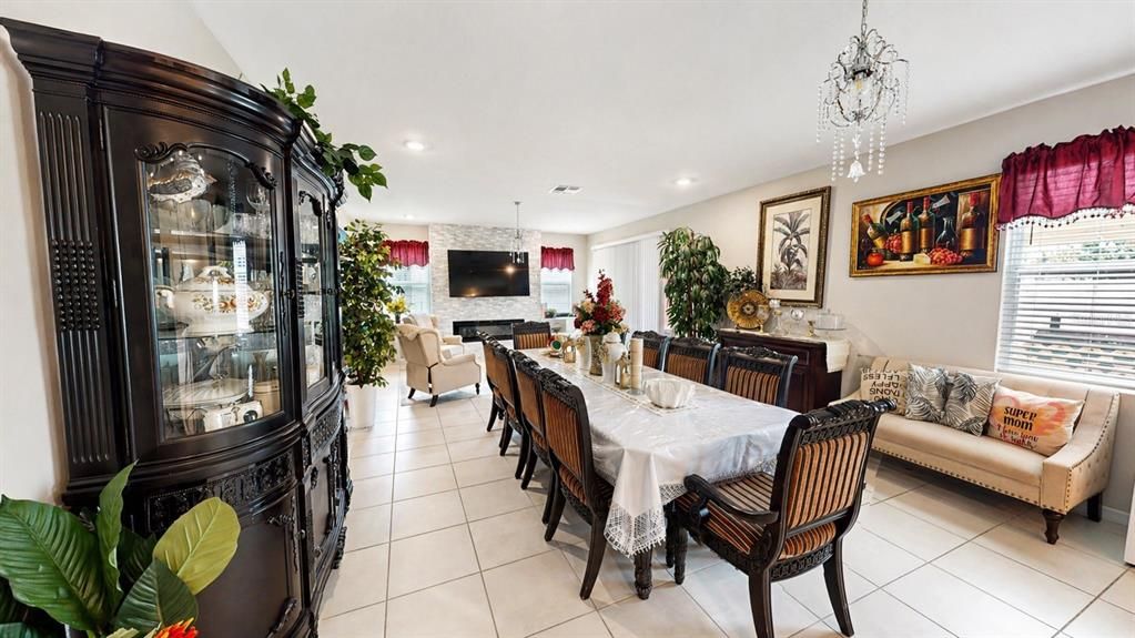 For Sale: $489,000 (5 beds, 4 baths, 4112 Square Feet)