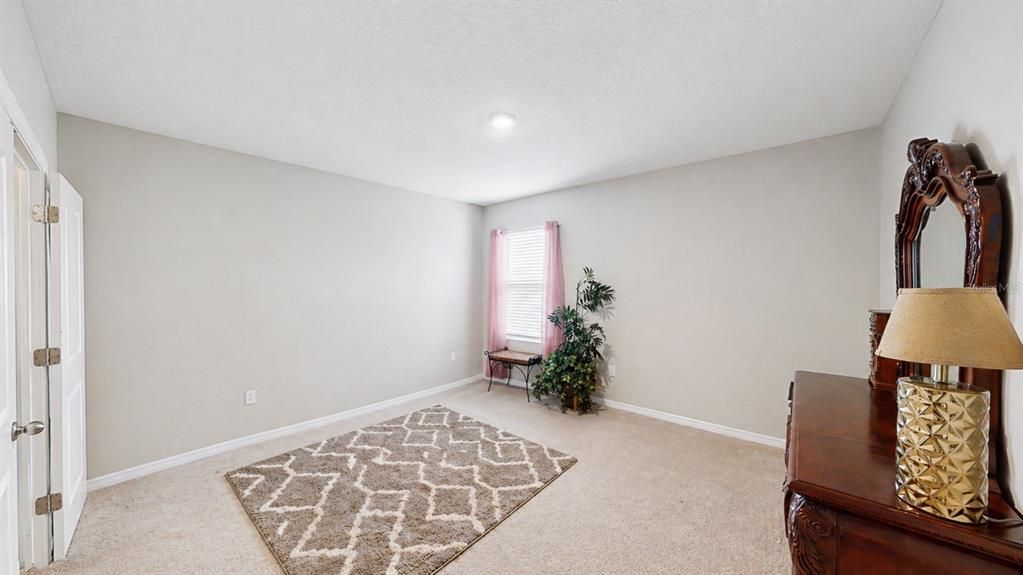 For Sale: $489,000 (5 beds, 4 baths, 4112 Square Feet)