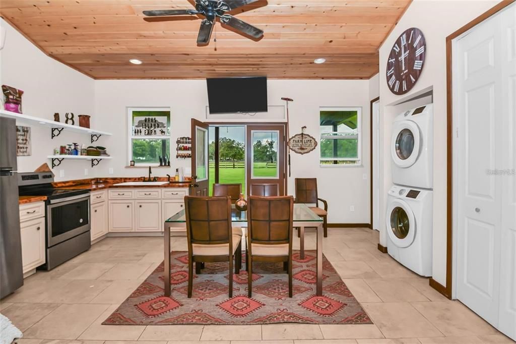 На продажу: $925,000 (1 спален, 1 ванн, 365 Квадратных фут)